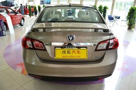 2012款长安悦翔V5 1.5L手动运动型 国四