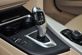 2014款宝马320i时尚型