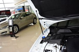 2014款捷豹XJL 2.0T两驱全景商务版