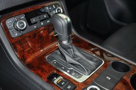 2011款大众途锐3.0TSI标准型