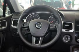 2011款大众途锐3.0TSI标准型