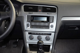 2014款大众高尔夫1.6L手动时尚型