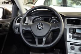 2014款大众高尔夫1.6L手动时尚型