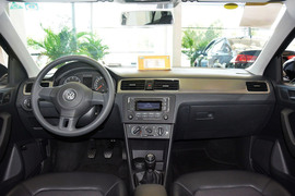 2013款大众新桑塔纳1.4L手动舒适版