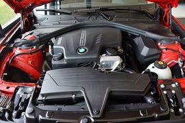 2014款宝马220i运动设计套装型