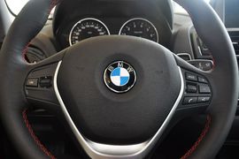 2014款宝马220i运动设计套装型