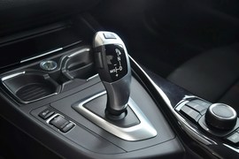 2014款宝马220i运动设计套装型