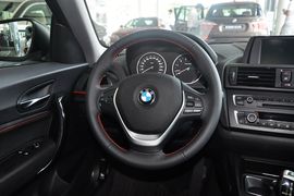 2014款宝马220i运动设计套装型