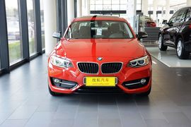 2014款宝马220i运动设计套装型
