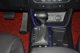 2013款起亚索兰托2.4GDI 7座豪华版