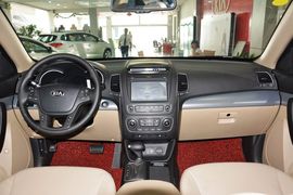 2013款起亚索兰托2.4L汽油四驱豪华版5座
