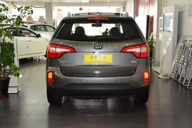 2013款起亚索兰托2.4L汽油四驱豪华版5座