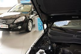 2014款现代索纳塔八2.4L自动领先版 国V