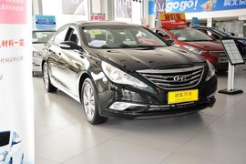 2014款现代索纳塔八2.4L自动领先版 国V