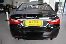 2014款现代索纳塔八2.4L自动领先版 国V