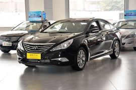 2014款现代索纳塔八2.4L自动领先版 国V