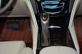 2014款凯迪拉克XTS 28T手自一体精英型