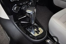 2013款雪铁龙世嘉三厢1.6L自动品尚型