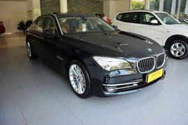 2013款宝马740Li领先型