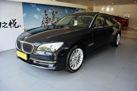 2013款宝马740Li领先型