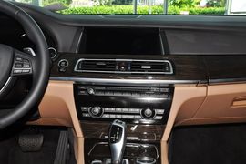 2013款宝马740Li领先型