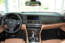 2013款宝马740Li领先型