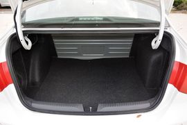 2013款大众捷达1.6自动豪华型实拍