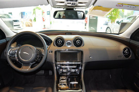 2014款捷豹XJL 2.0T两驱典雅商务版