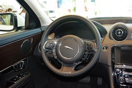 2014款捷豹XJL 2.0T两驱典雅商务版