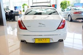 2014款捷豹XJL 2.0T两驱典雅商务版