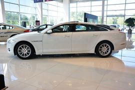 2014款捷豹XJL 2.0T两驱典雅商务版