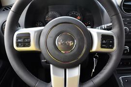 2014款Jeep指南者2.0L两驱进取版 改款