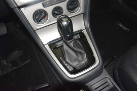 2013款大众朗逸1.6L自动舒适版 改款