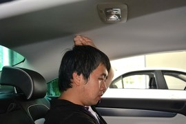 后排头部空间