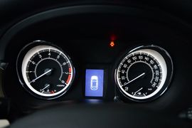 2011款铃木凯泽西2.4L两驱手动标准版