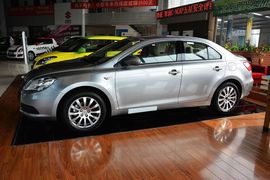 2011款铃木凯泽西2.4L两驱手动标准版