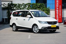 2014款宝骏730 1.5L手动舒适型 7座
