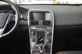 2015款沃尔沃XC60 3.0T T6智逸版