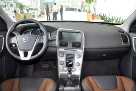 2015款沃尔沃XC60 3.0T T6智逸版