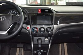 2013款本田凌派1.8L自动豪华版