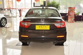 2013款本田凌派1.8L自动豪华版