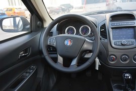 2014款吉利新金刚1.5L手动精英型