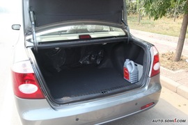 2009款吉利远景试驾实拍