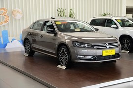 2015款大众帕萨特1.8TSI DSG 30周年纪念版