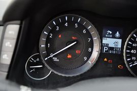 2013款英菲尼迪Q70L 2.5L豪华版