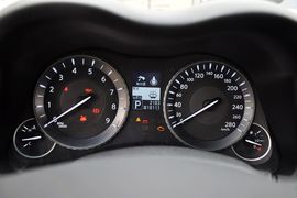2013款英菲尼迪Q70L 2.5L豪华版