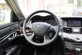 2013款英菲尼迪Q70L 2.5L豪华版