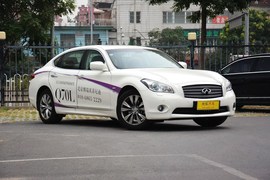 2013款英菲尼迪Q70L 2.5L豪华版