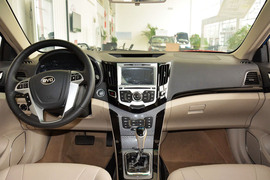 2014款比亚迪速锐1.5TID自动豪华型