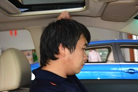 前排头部空间